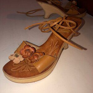 Jonathan Martin Brown string Clog style -   size 8 1/2